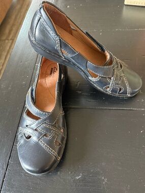 Clarks Leather Cutout Flats